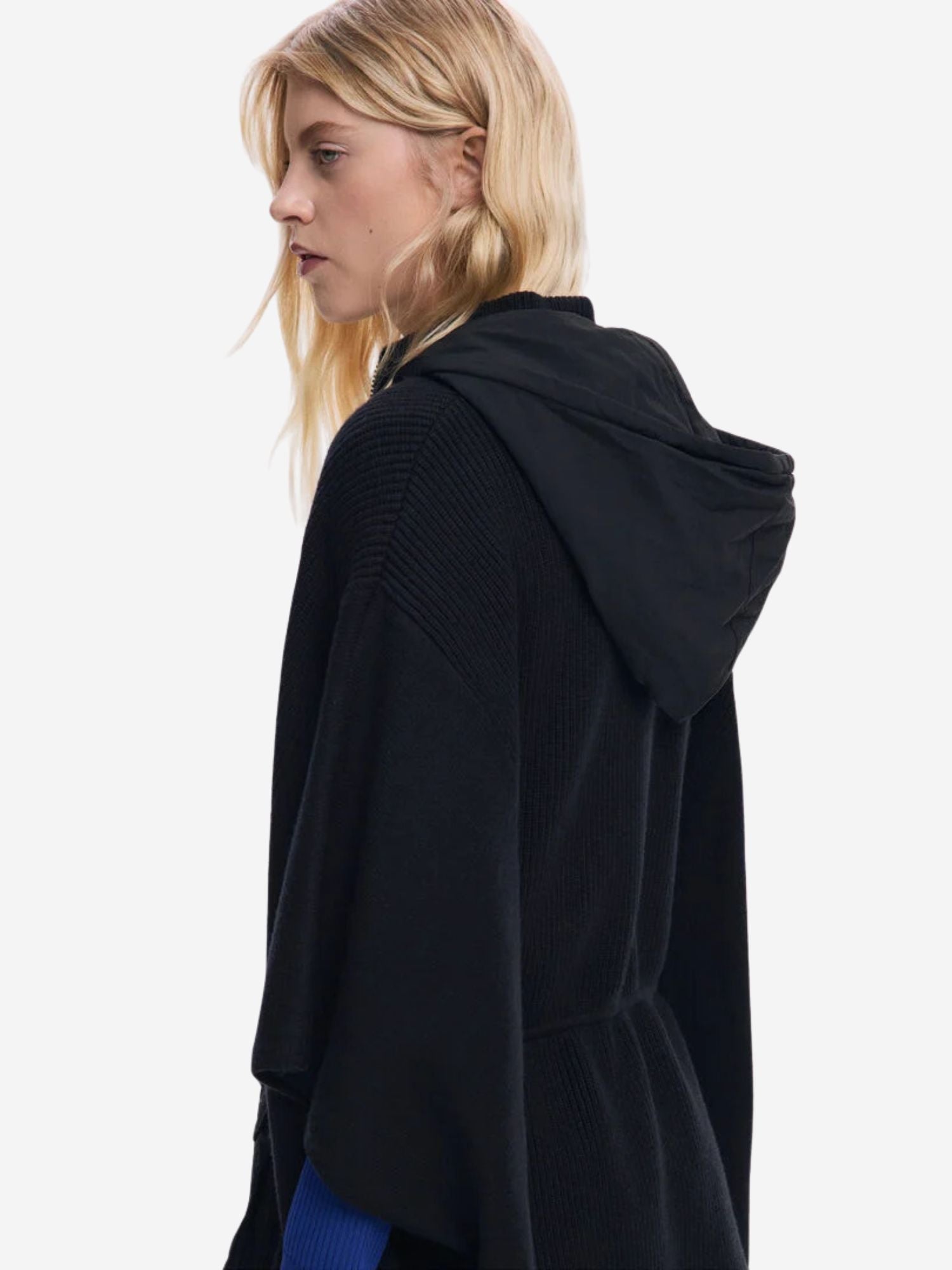25WAIA05 - Poncho - DESIGUAL