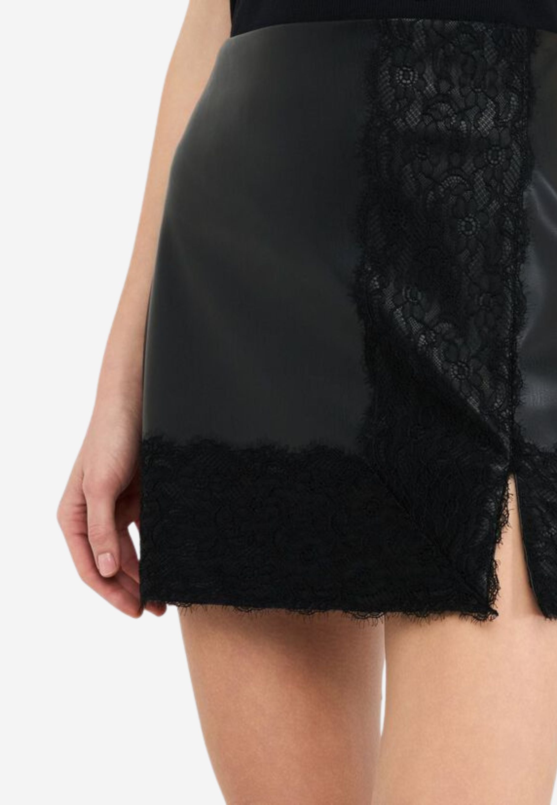 CF5379E0624 - Gonna - LIU JO