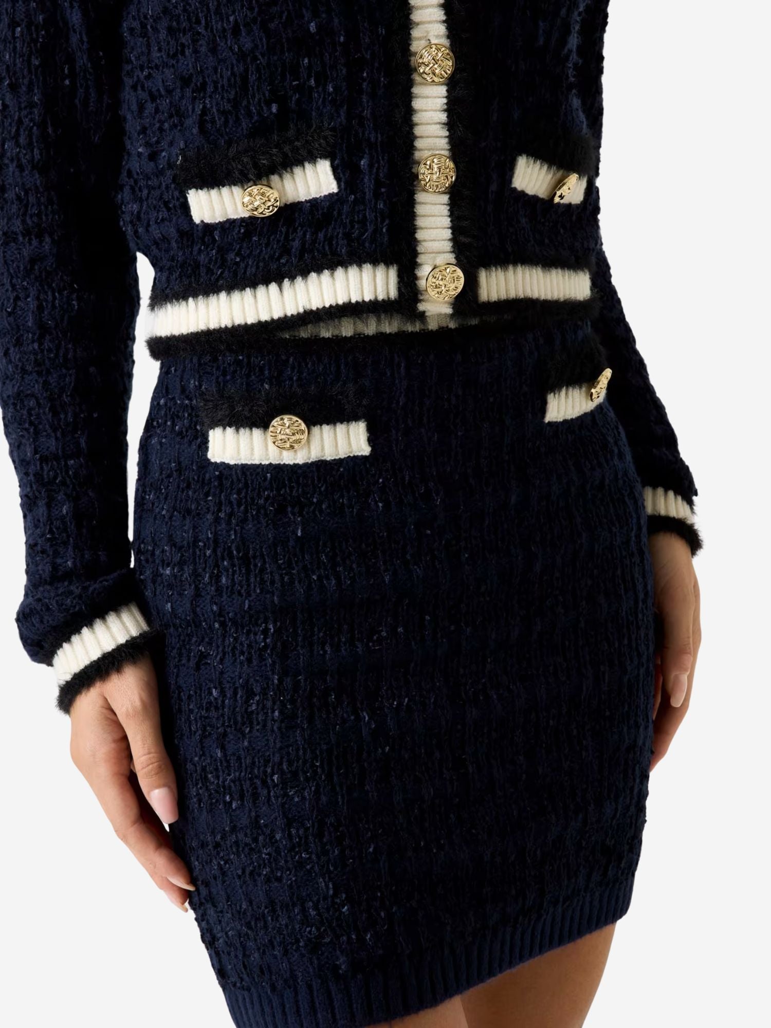 W5BD1XZ4090 - Gonna - guess