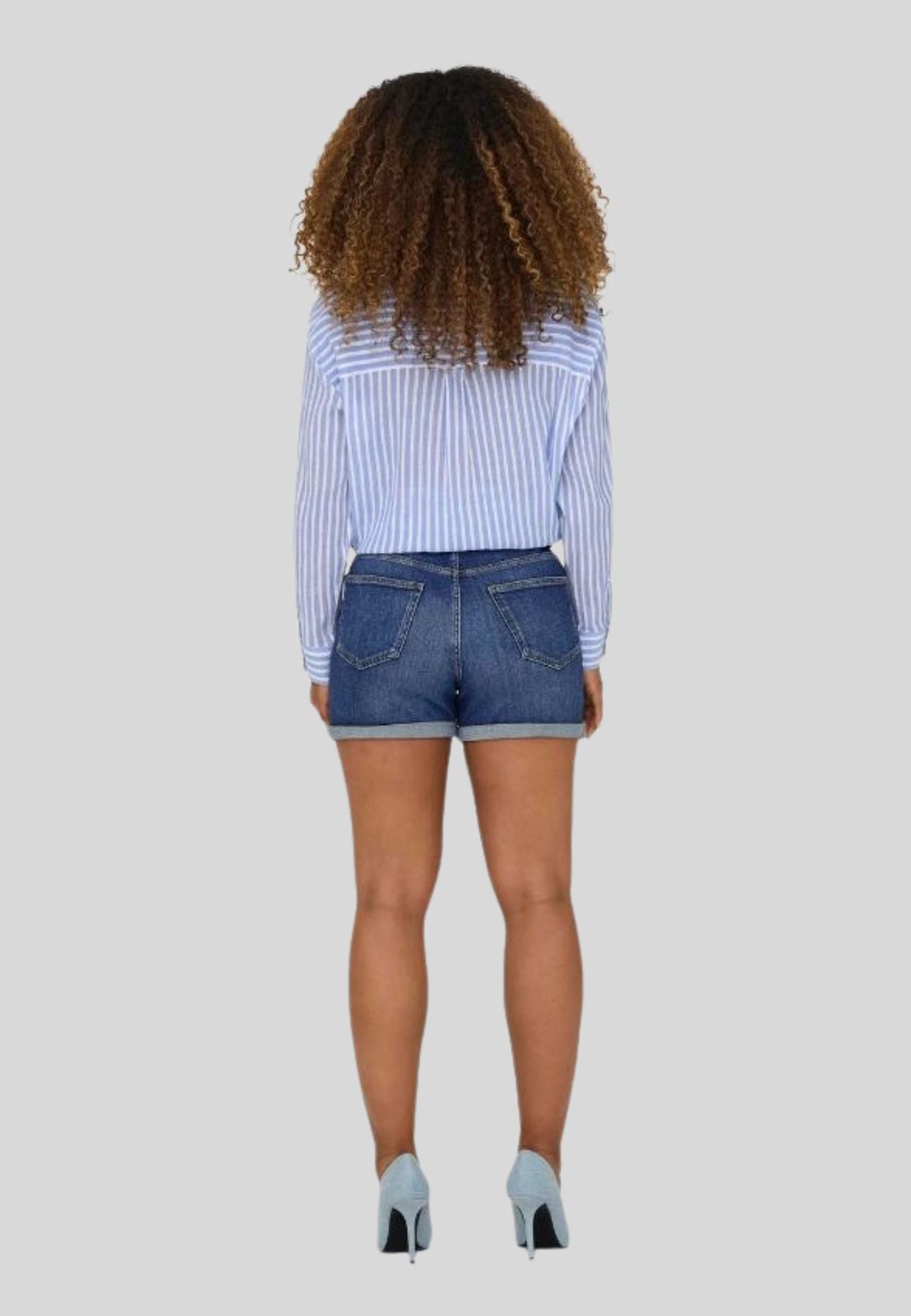 15321381 - shorts - only